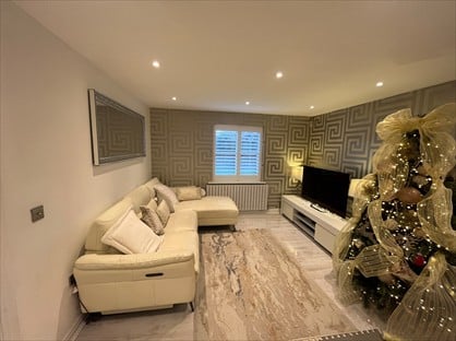 2 Bed Flat, Colonel Drive, L12