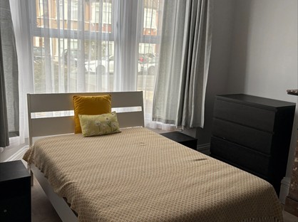 Room in a Shared House, Kingswood Road, IG3