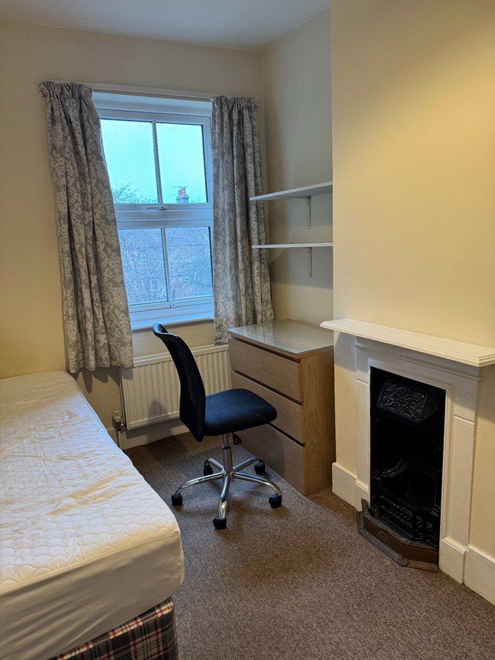 Room in a Shared House, Catharine Street, CB1, N1 7GU