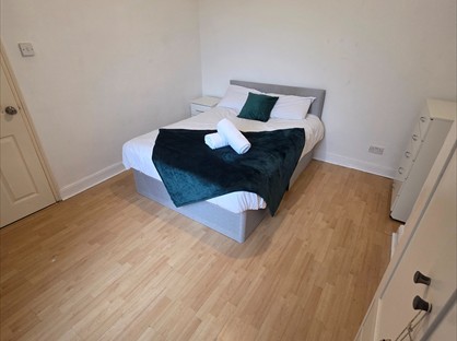 Room in a Shared House, Linden Road, B66