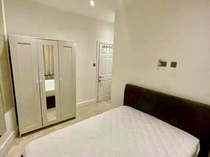 Room in a Shared House, Bravington Place, W9