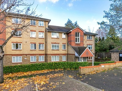 2 Bed Flat, Muggeridge Close, CR2