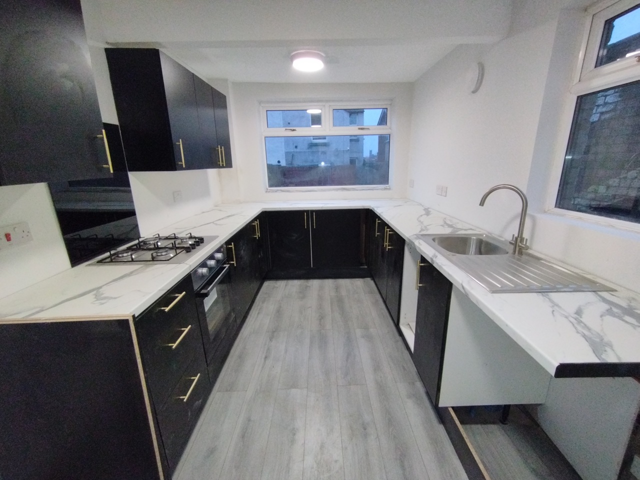 3 Bed End Terrace, Gloucester Road, L20 photo 2