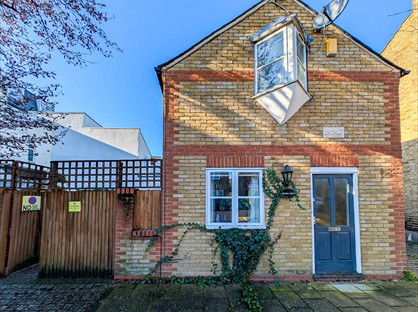 1 Bed Detached House, Hotham Road, SW19