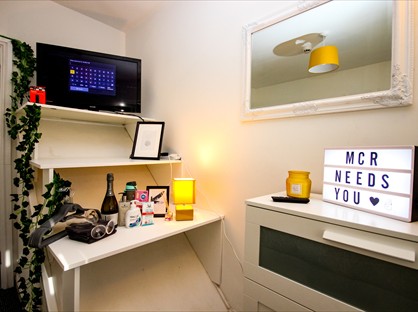 Room in a Shared House, Langworthy Road, M6