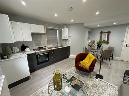 2 Bed Flat, Ling Road, E16