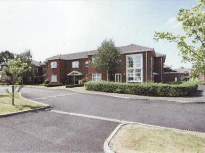 2 Bed Flat, Bamford Mews, OL11