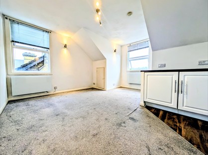 1 Bed Flat, Worple Road, SW19