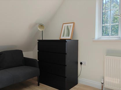 Room in a Shared House, North St, RH1