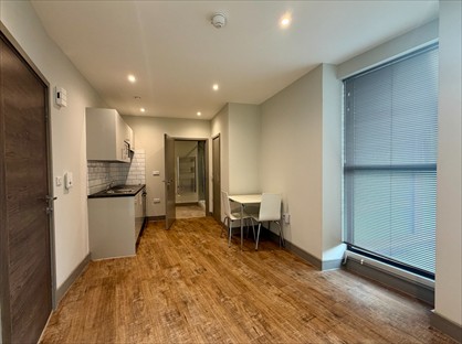 Studio Flat, Week Street, ME14