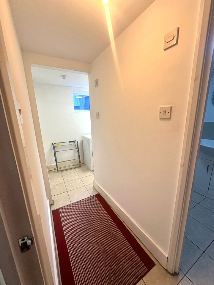 Room in a Shared House, London, E1 photo 3