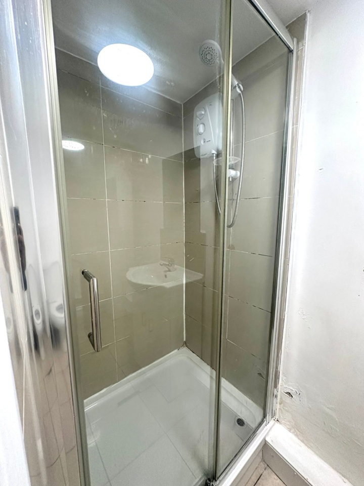 Room in a Shared House, London, E1 photo 5