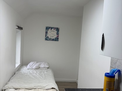 Studio Flat, Old Bath Road, SL3