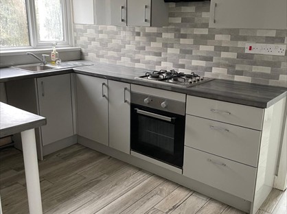 1 Bed Flat, Queen St, SA72