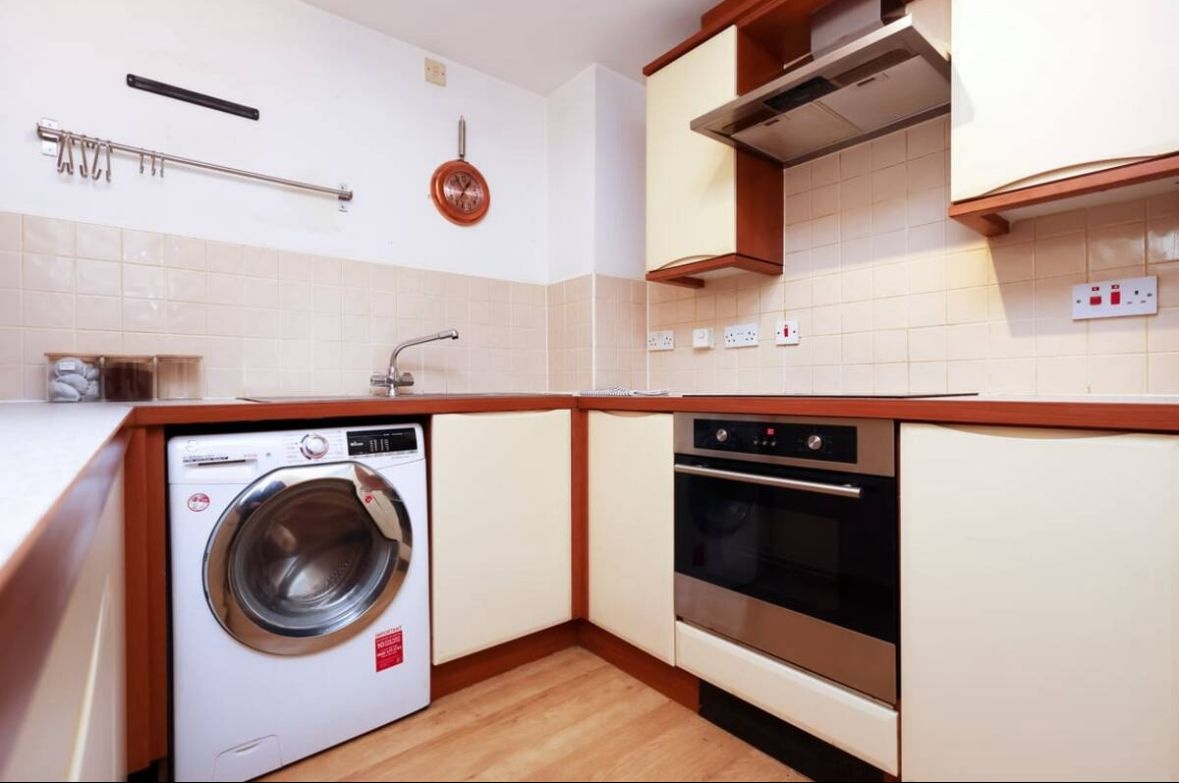 Additional image 12 of 1 Bed Flat, Vellacott Close, CF10, N1 7GU