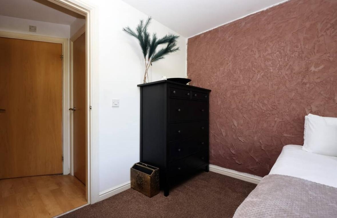 Additional image 24 of 1 Bed Flat, Vellacott Close, CF10, N1 7GU