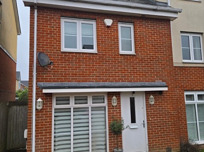 4 Bed Semi-Detached House, Foxboro Road, RH1