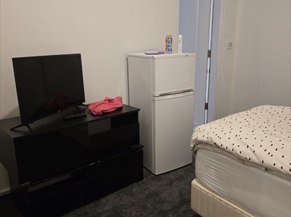 Room in a Shared House, Blueberry Avenue, M40