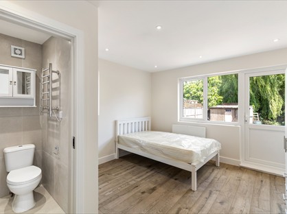 Studio Flat, Meadow Road, TW15