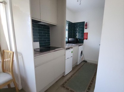 Room in a Shared House, Selborne Gardens, NW4