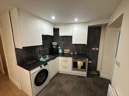 Bedsit, Riverside Apartments, CH5