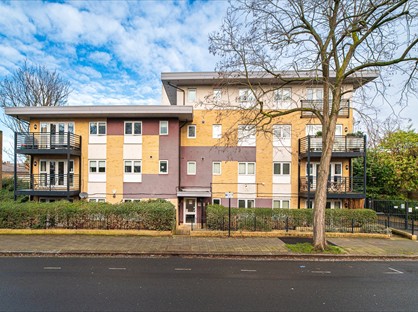 2 Bed Flat, Rodenhurst Road, SW4