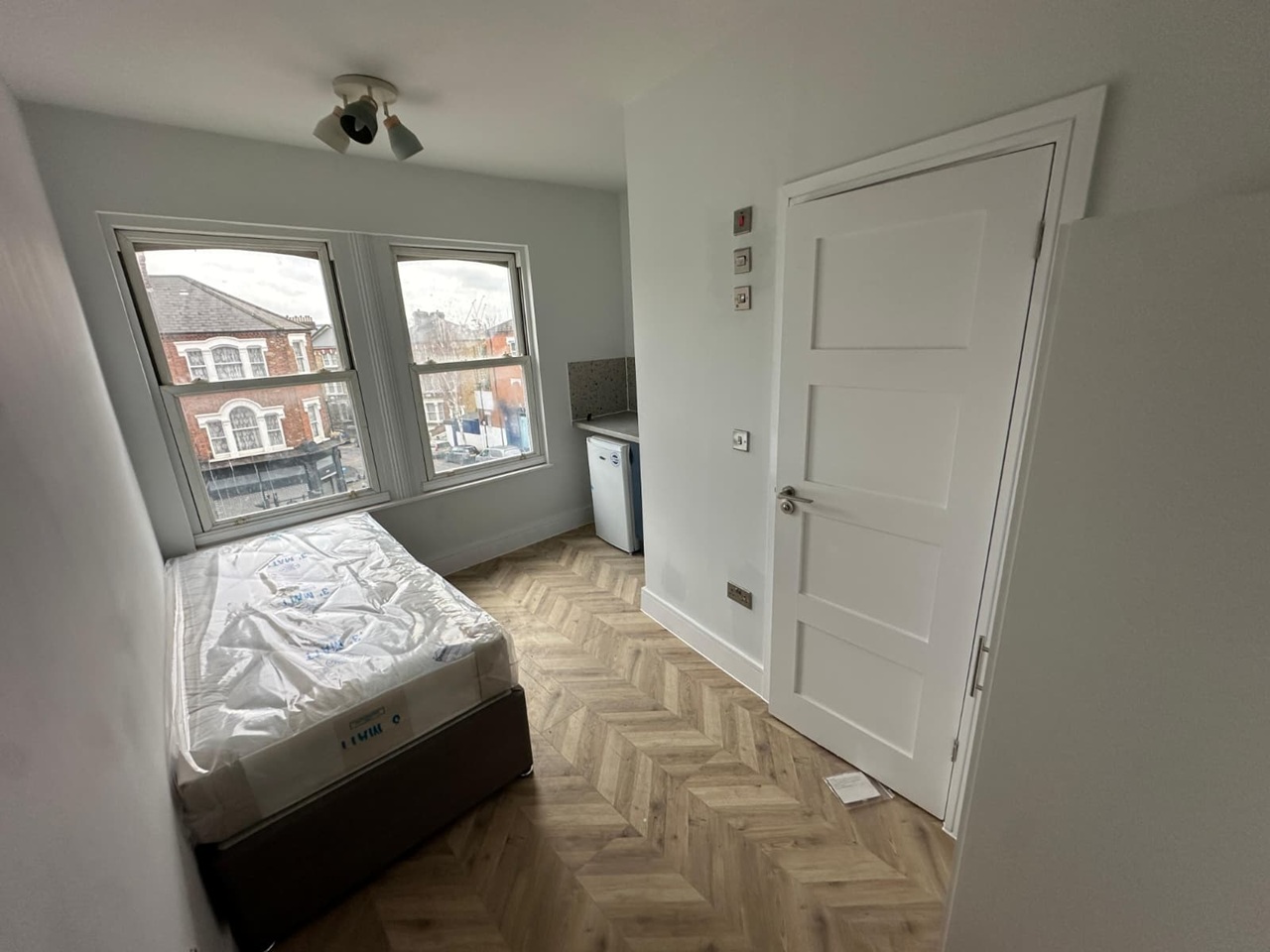 Studio Flat, Junction Road, N19, N1 7GU