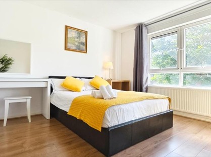 3 Bed Terraced House, Wynter St, SW11