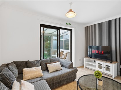 2 bed terraced house for rent in 2 Bed Terraced House, Harebell Close, W5S