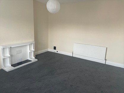 2 Bed Flat, Ellesmere Road, LL29