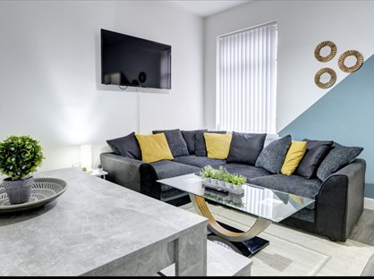 4 Bed Semi-Detached House, Merrivale Road, B66