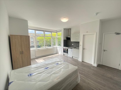Studio Flat, Woodcote Road, SM6