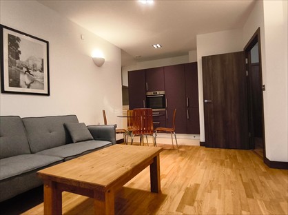 1 Bed Flat, Bridges Court Road, SW11