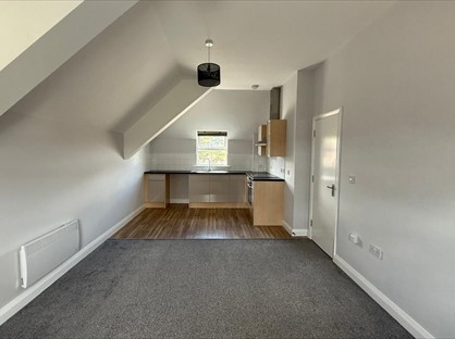 2 Bed Flat, Palace Close, LE12