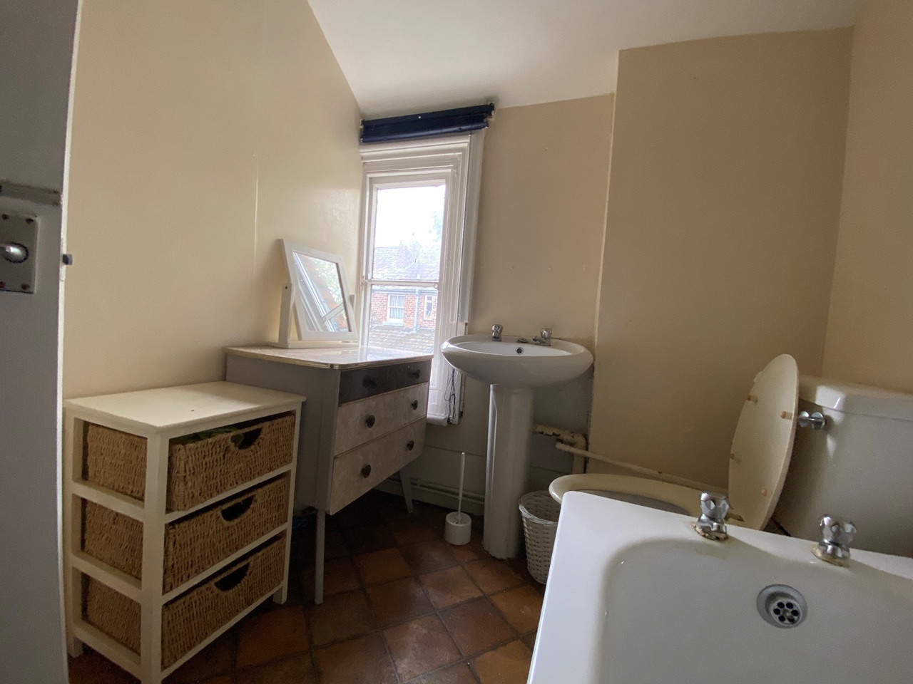 Studio Flat, South Albert Road, L17 photo 4