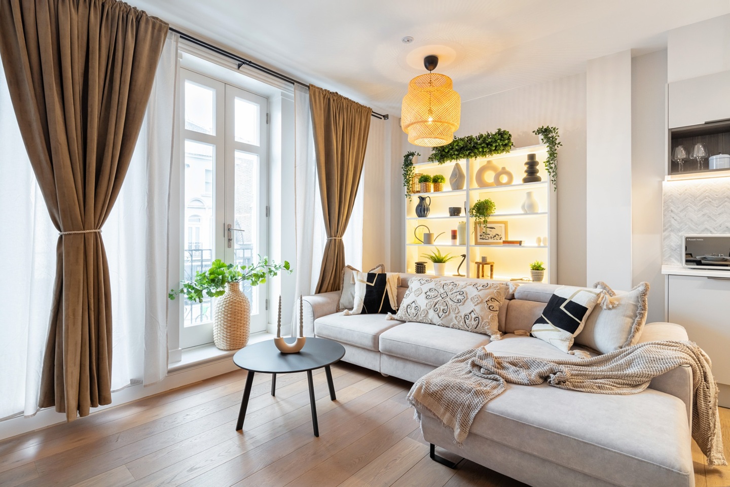 1 Bed Flat, Westbourne Grove, W11 photo 3