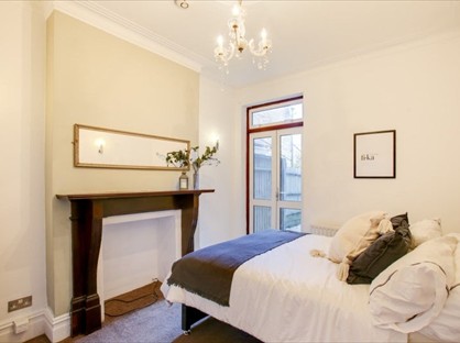 Room in a Shared House, Northfields Station, W7