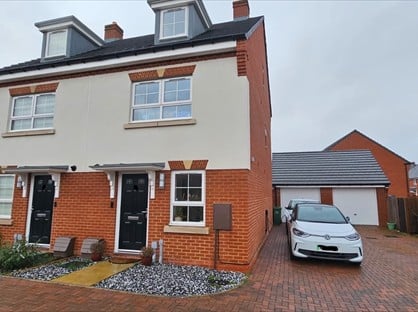 4 Bed Semi-Detached House, Steersman Lane, HP22