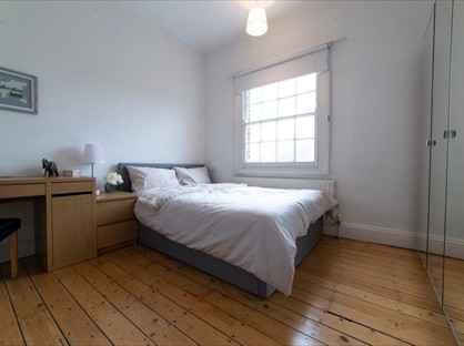 Room in a Shared House, Northfields Station, W13
