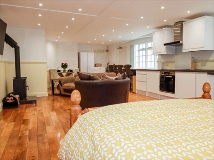 Studio Flat, Antony, PL11