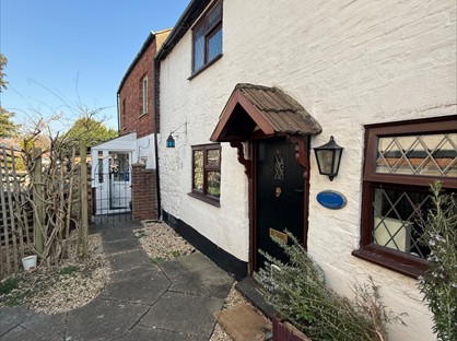 1 Bed Semi-Detached House, Vicarage Road, MK13