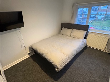 Room in a Shared House, Hawkins Road, RH10