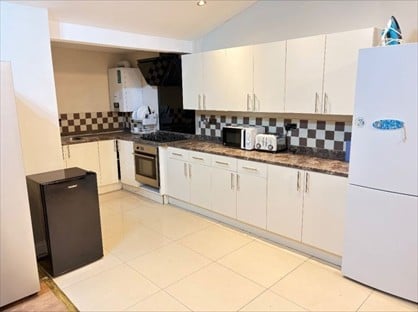 5 Bed Semi-Detached House, Very Near Northfields Tube Station A, W5