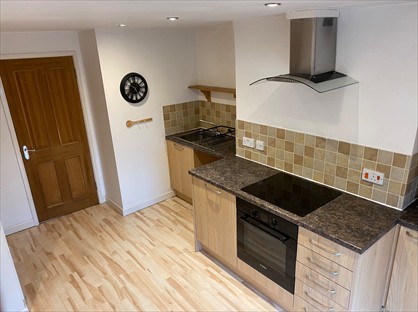 1 Bed Maisonette, Warminster Road, BA13