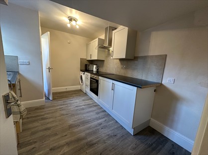 1 Bed Flat, High Street, EX17