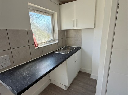 Studio Flat, Hazletree Lane, UB5