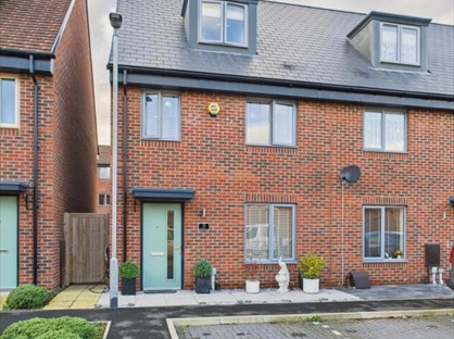 4 Bed Semi-Detached House, Brewster Lane, HP22