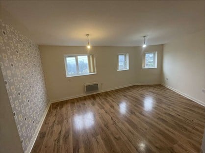 Studio Flat, The Bank, BD10