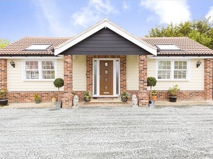 2 Bed Bungalow, Kirkham Road, SS17