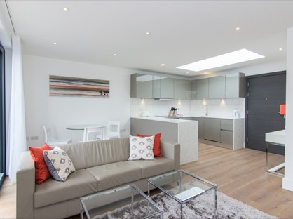 1 Bed Flat, Down Place, W6